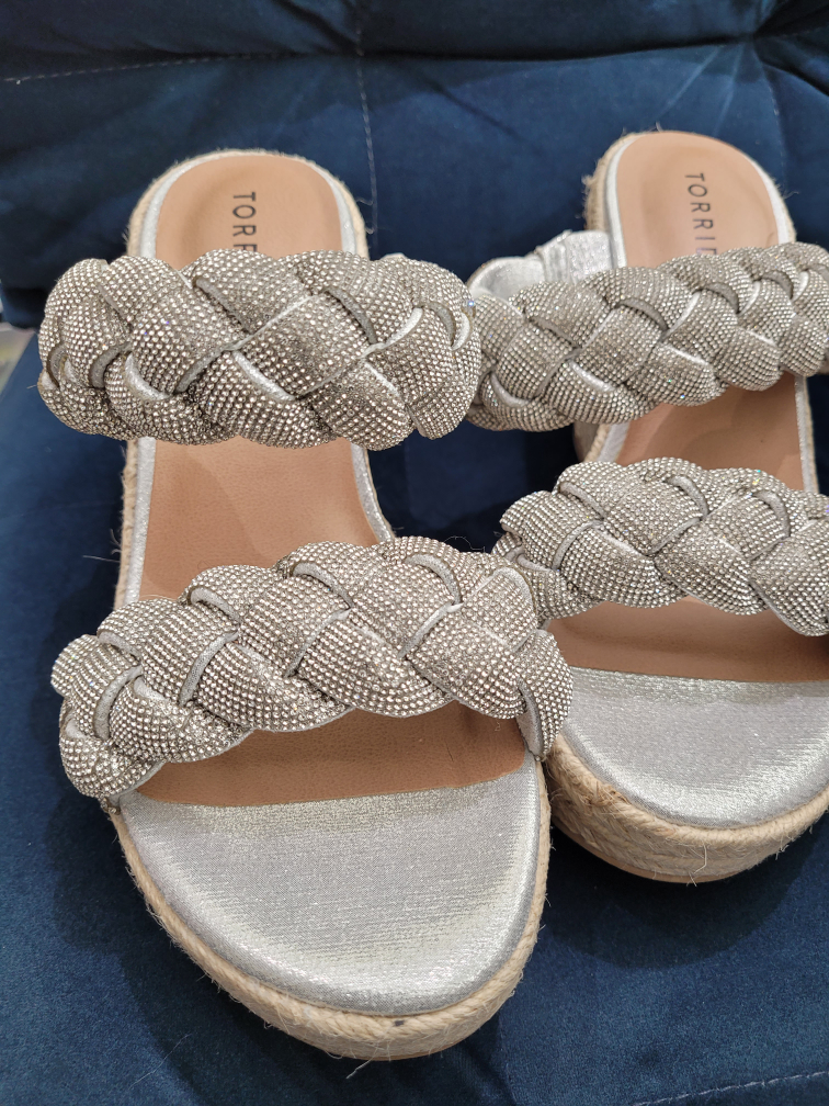 Silver sz 10 Brand New Wedge pumps thumbnail