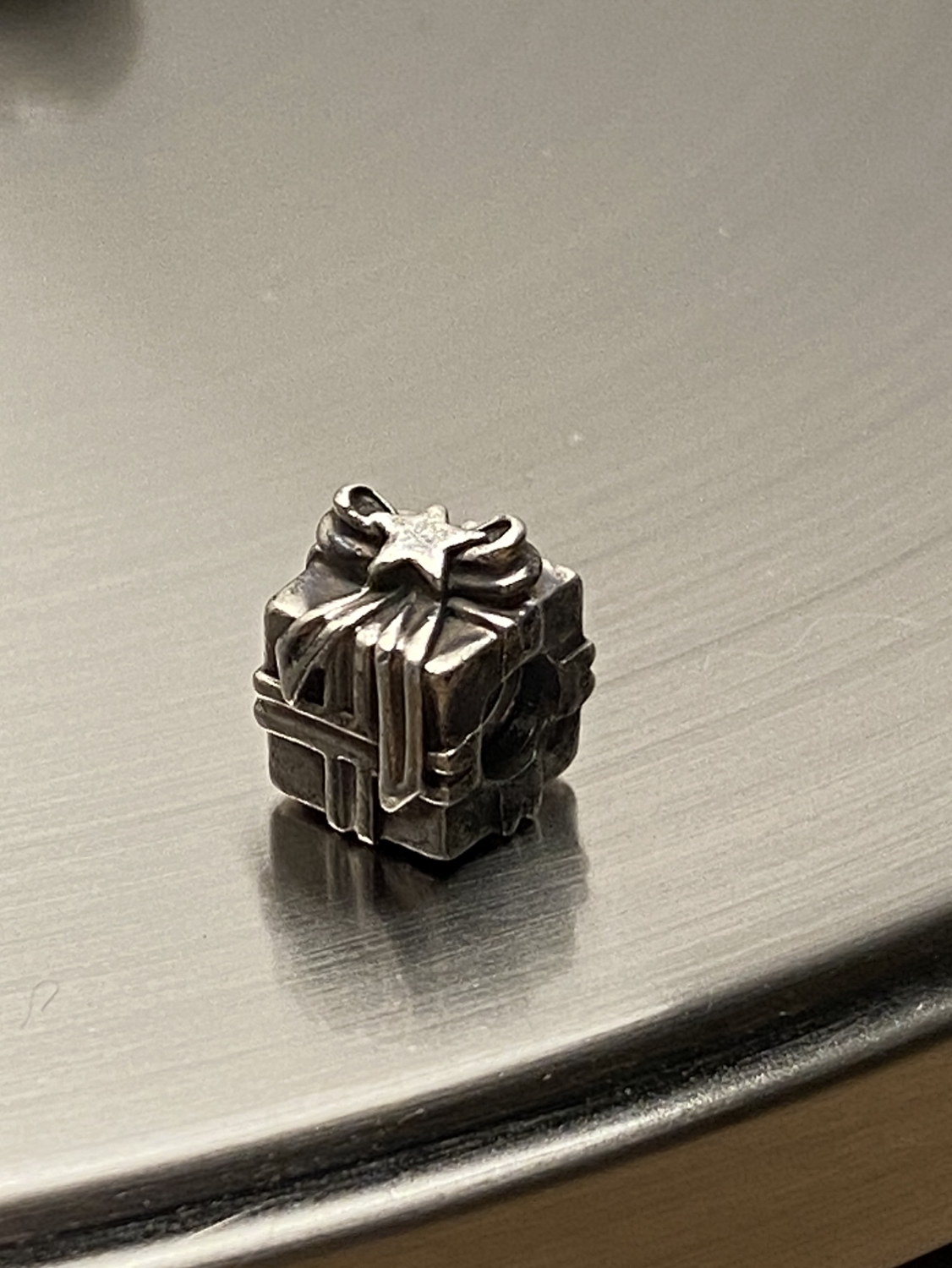 Pandora bracelet with 4 charms image indicator(6)