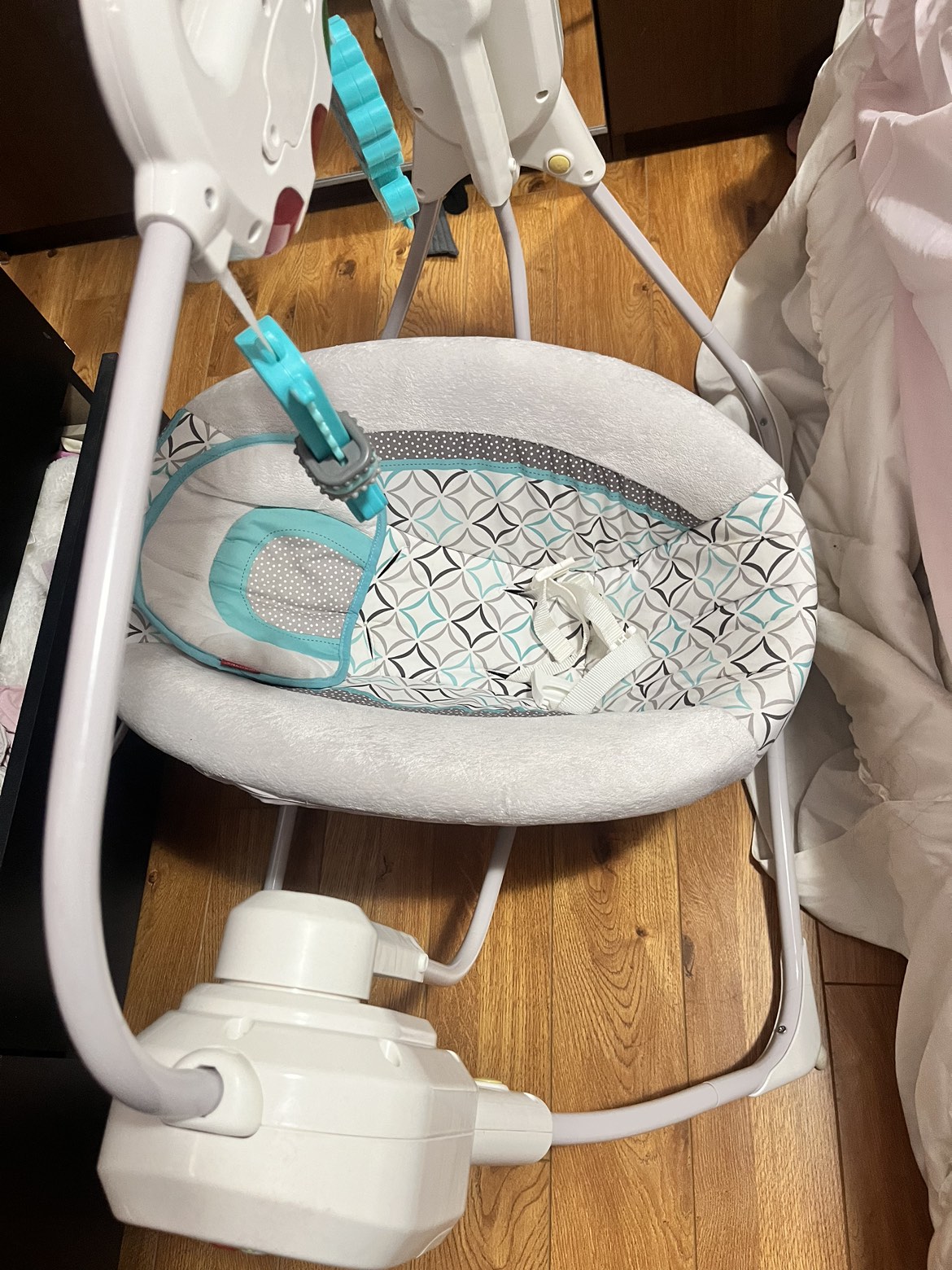 Fisher-Price Twinkling Lights SpaceSaver Baby Cradle 'n Swing.