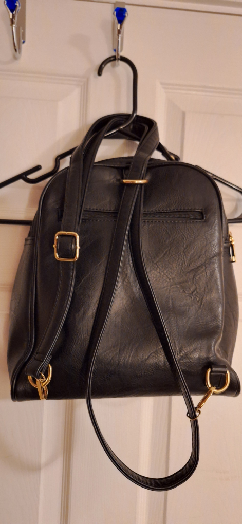 Black vegan black comfortable purse/backpack - photo 2