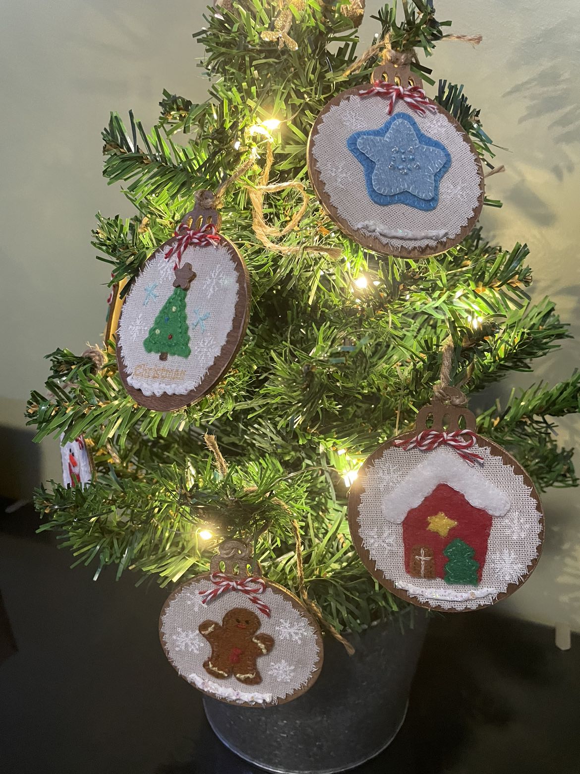 Christmas ornaments set of 6 (handmade) image indicator(5)
