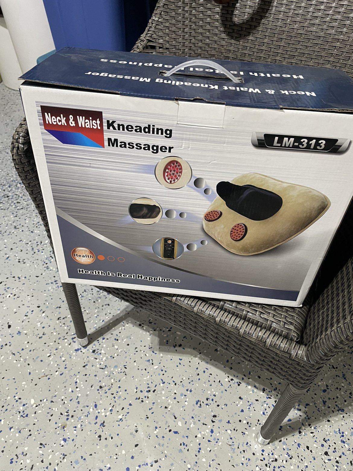 Neck and waist kneading masssager thumbnail