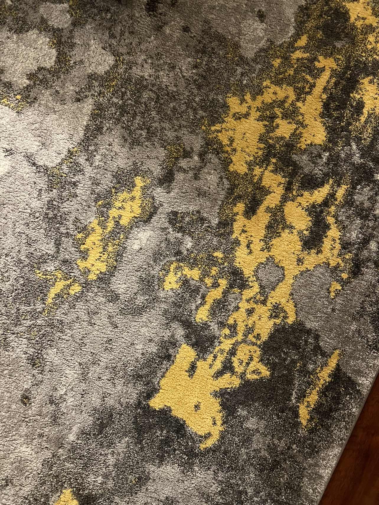 5.3’ x 7.7’ Augusta Rug for Sale