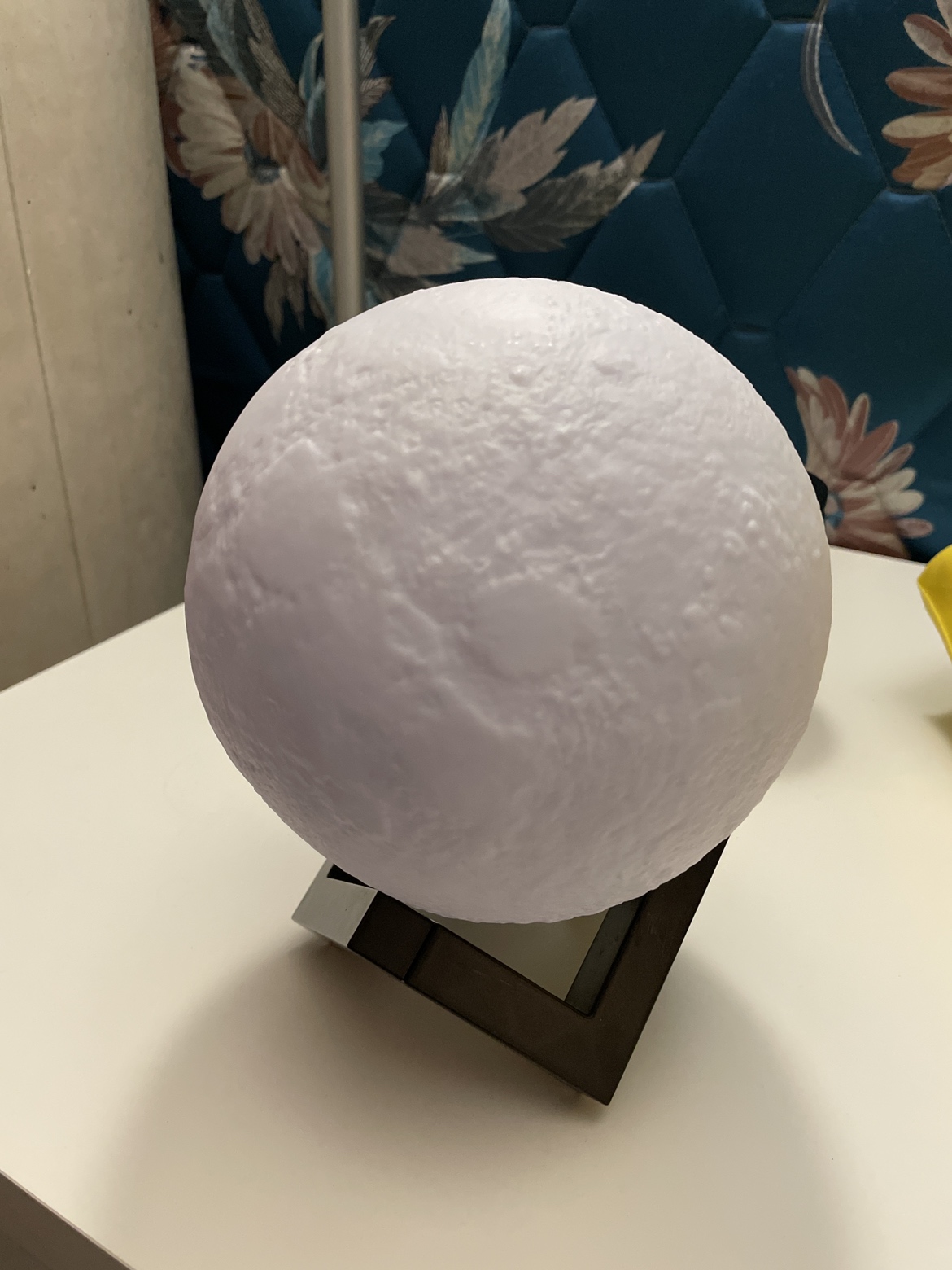 3D moon light #SellingSpree image indicator(3)