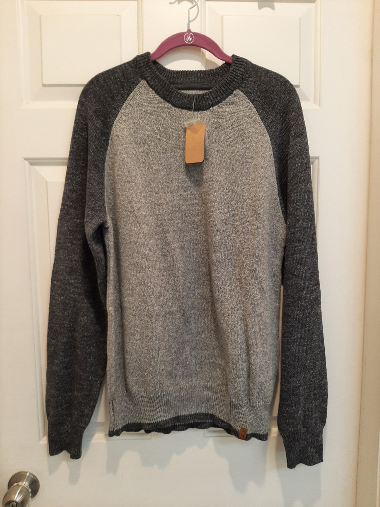 ROOTS Mens Grey Cotton Sweater *brand new*