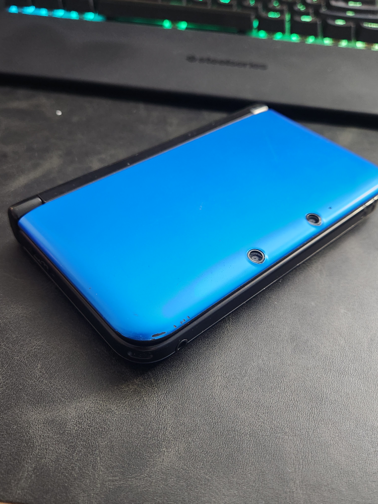 Modded 3DS XL with free games - photo 5