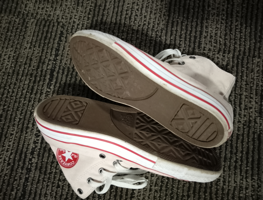 Final Price converse shoes image indicator(3)