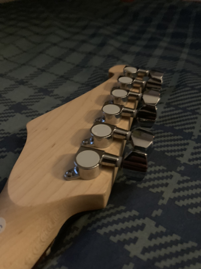 GWL stratocaster electric guitar with amp - photo 3