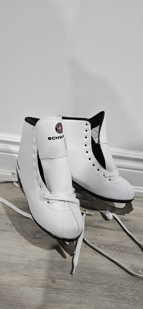 ice skates ⛸️ - photo 3