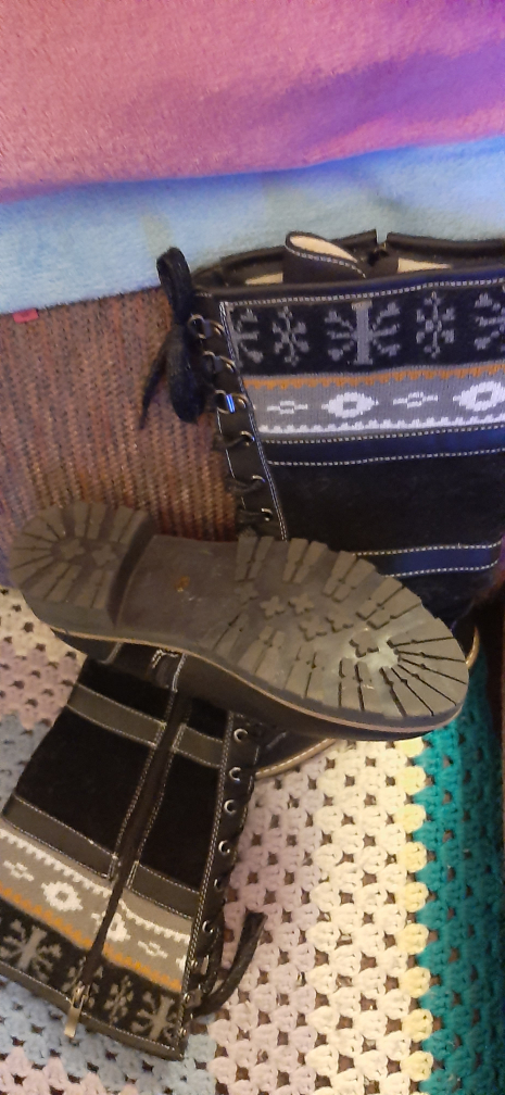 Ladies Boots size 38 image indicator(3)