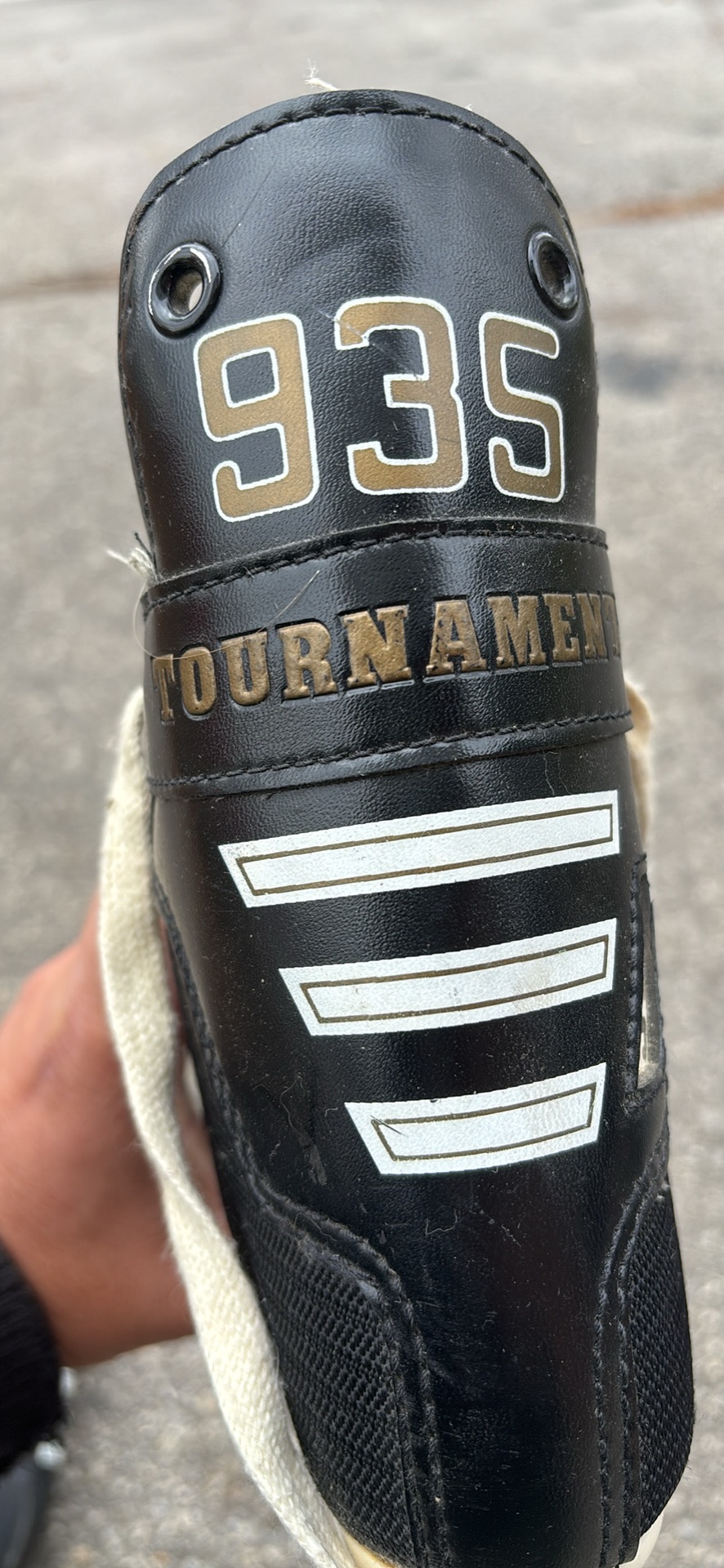 Size 2 skates- tournament -935
