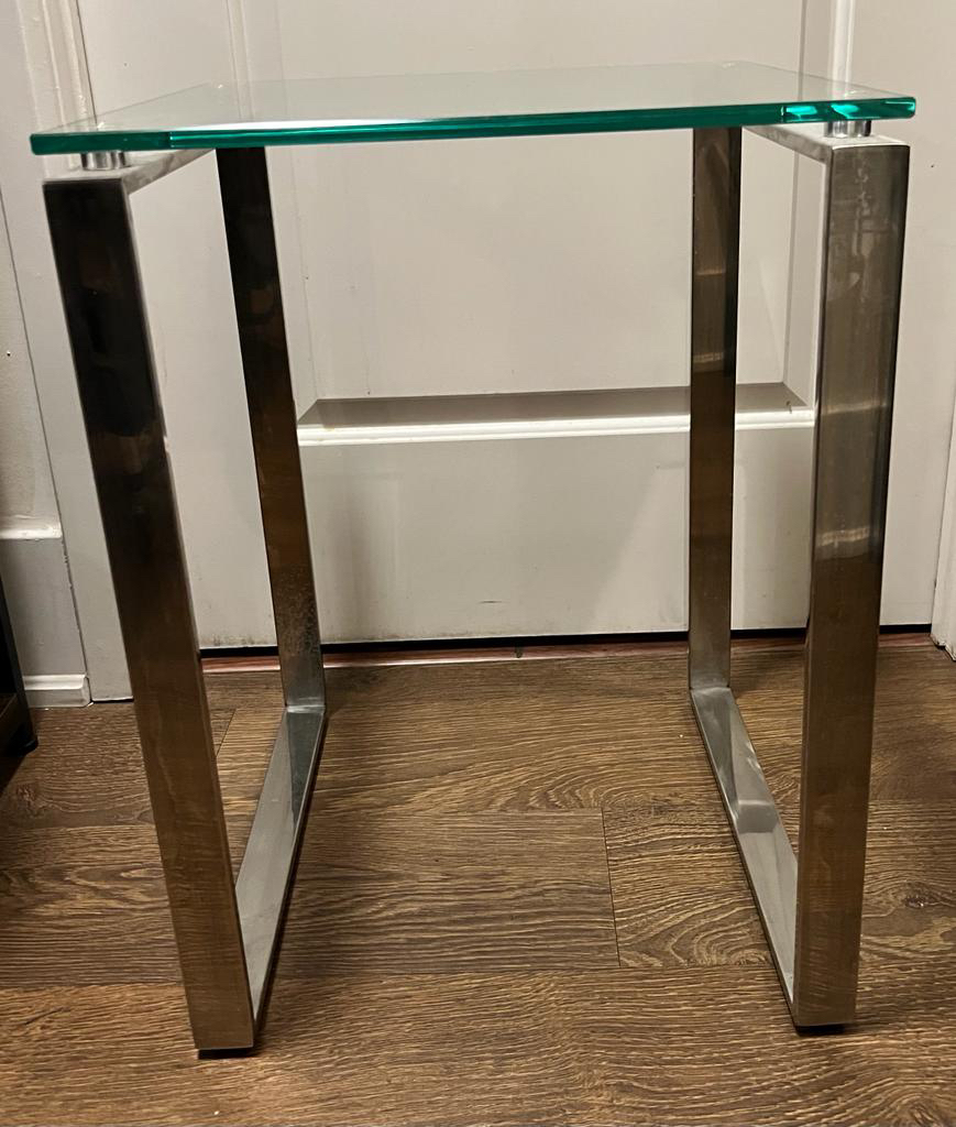 Side table/accent table