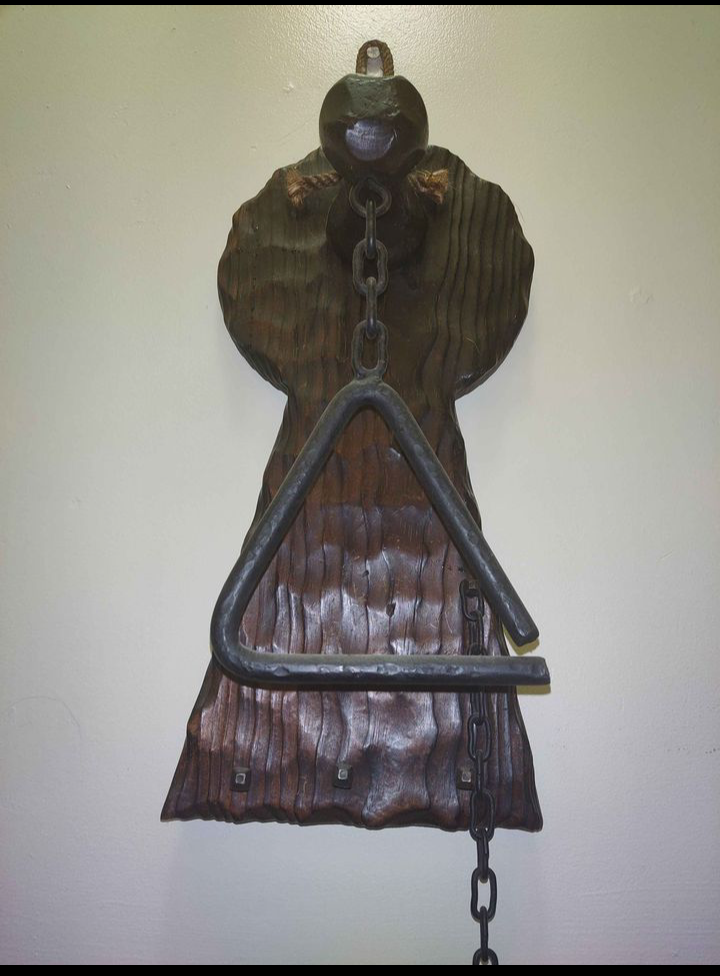 Vintage Tiki Wood Dinner 🔔 image indicator(2)