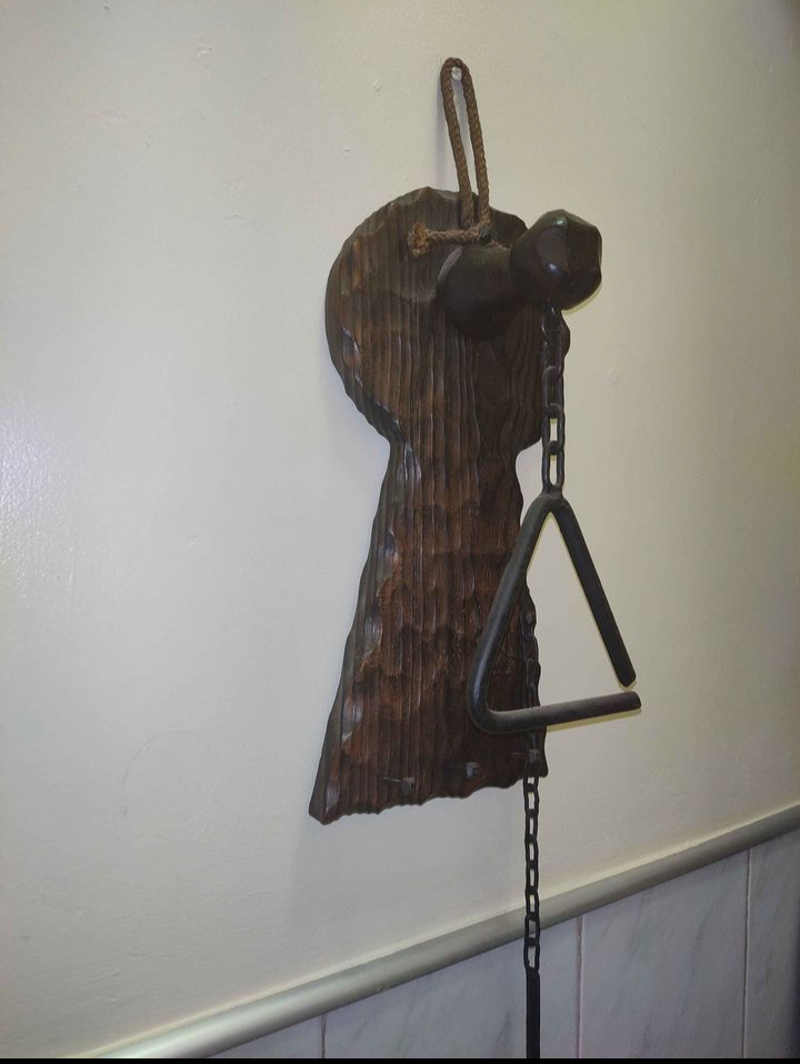 Vintage Tiki Wood Dinner 🔔 image indicator(3)