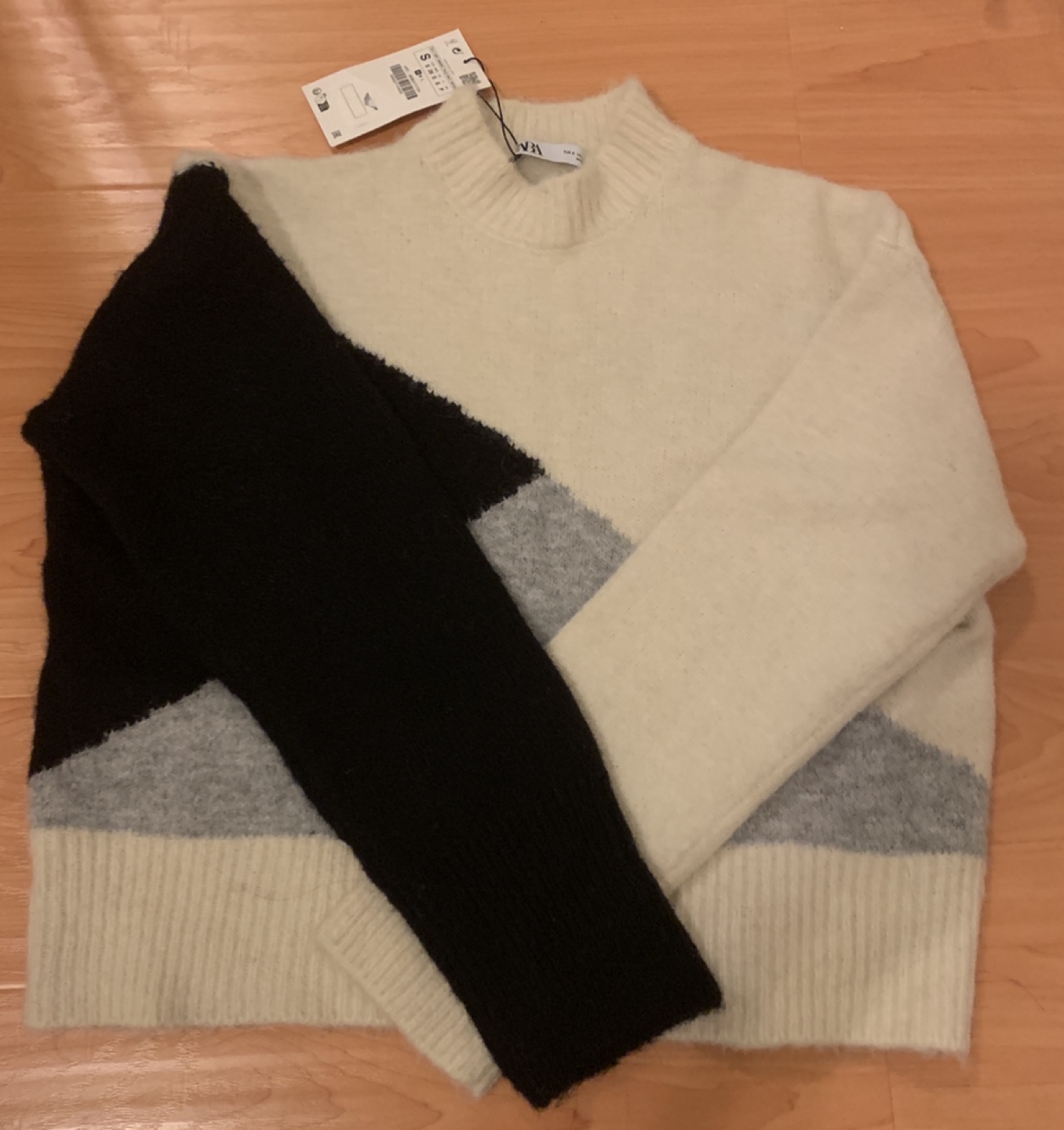Zara sweater thumbnail