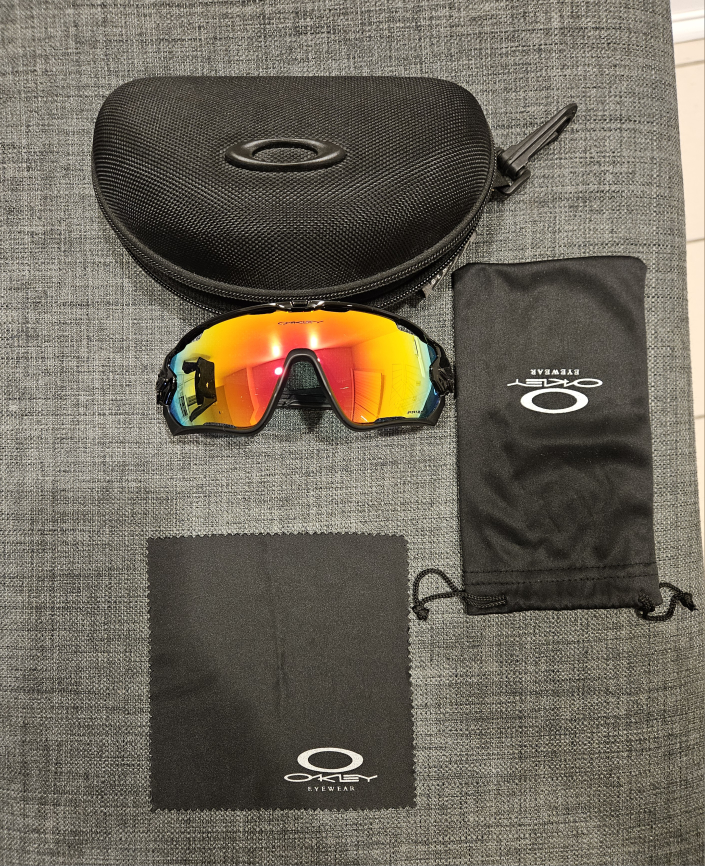 Oakley Sunglasses thumbnail