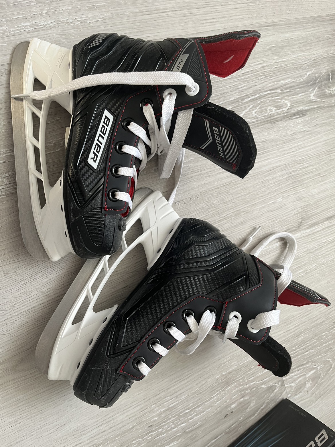 Bauer kids skates size youth 12 image indicator(4)