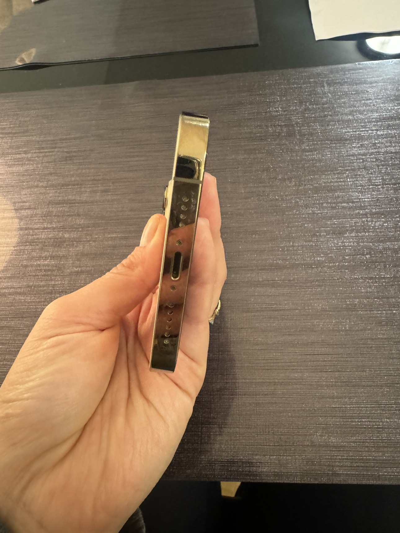 iPhone 13 Pro Max - photo 4