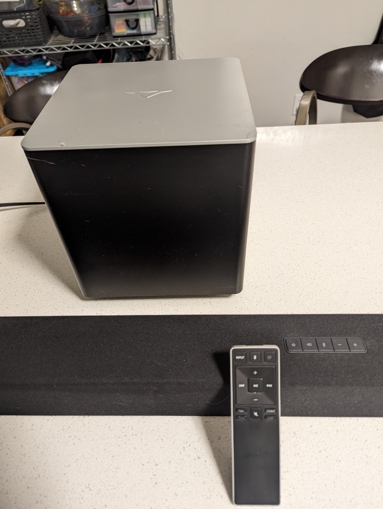 VIZIO 38" 2.1Sound Bar/wireless Sub (read ad) - photo 3
