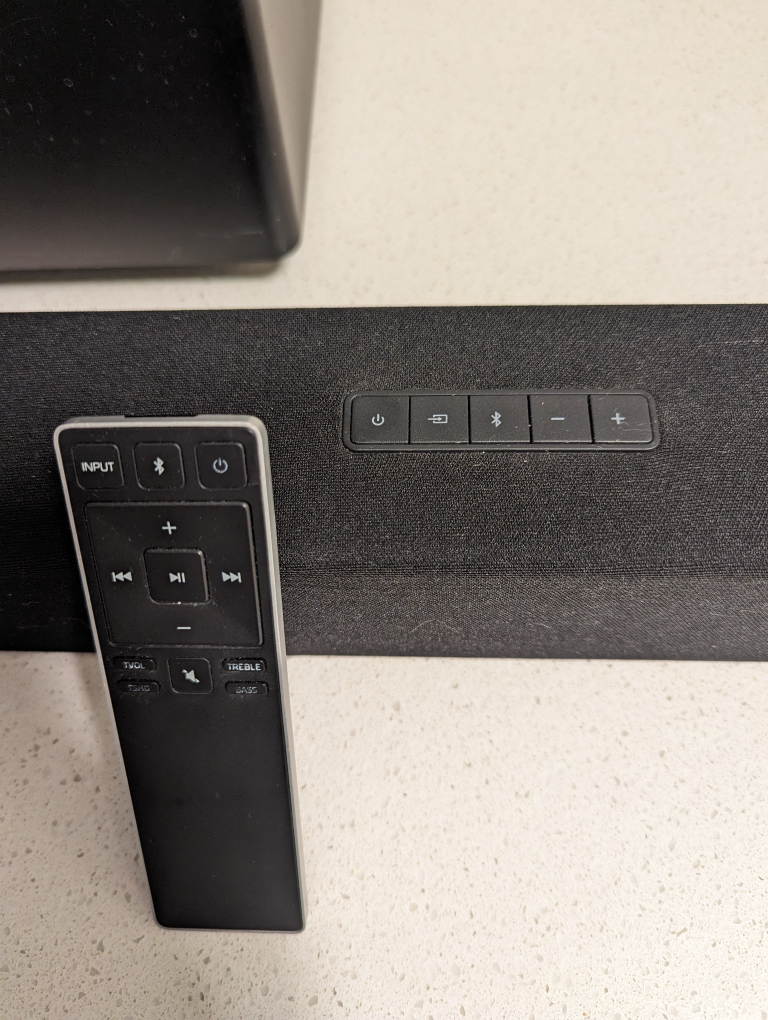 VIZIO 38" 2.1Sound Bar/wireless Sub (read ad) - photo 4