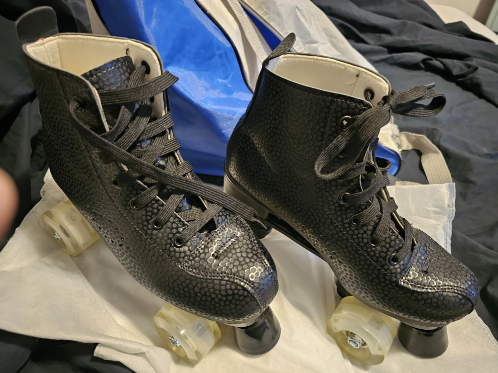 Roller Skates with light up wheels