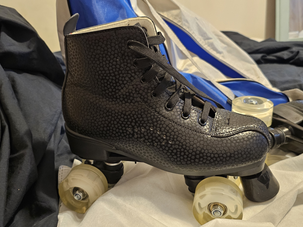 Roller Skates with light up wheels - photo 2