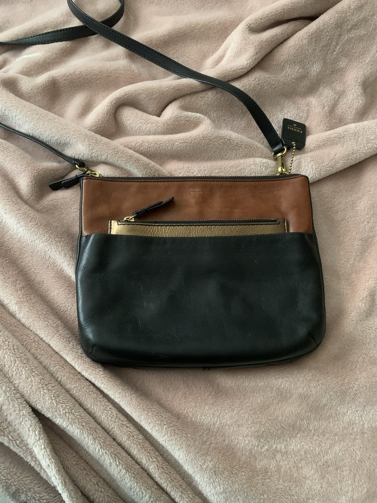 Good condition cross body bag by fossil image indicator(2)