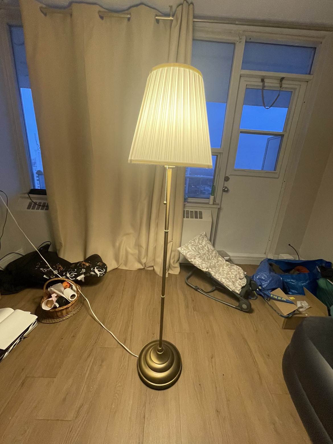 floor lamp