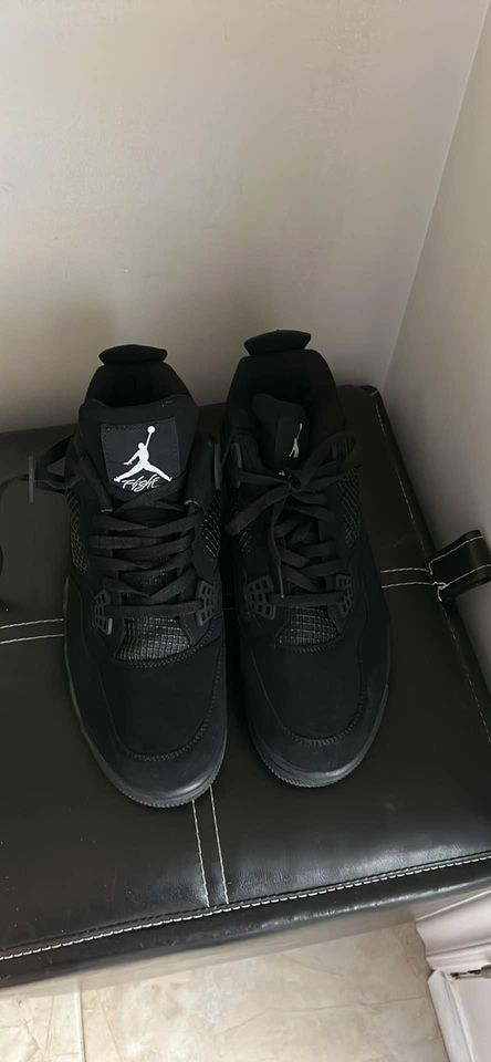 Jordan 4 Black Cats (negotiable or best offer) thumbnail