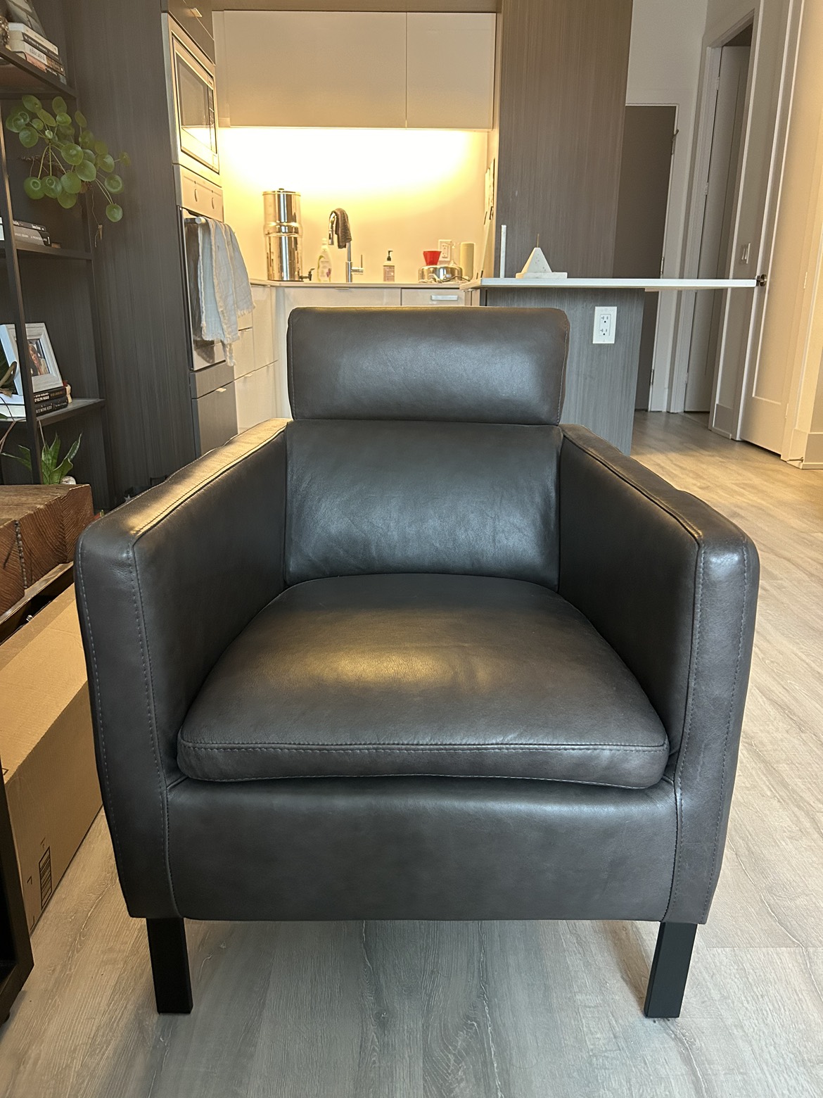 Urban barn “Camilo leather armchair” - photo 2