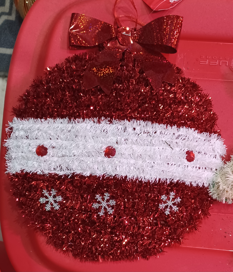 Two Hanging Christmas Decorations image indicator(2)