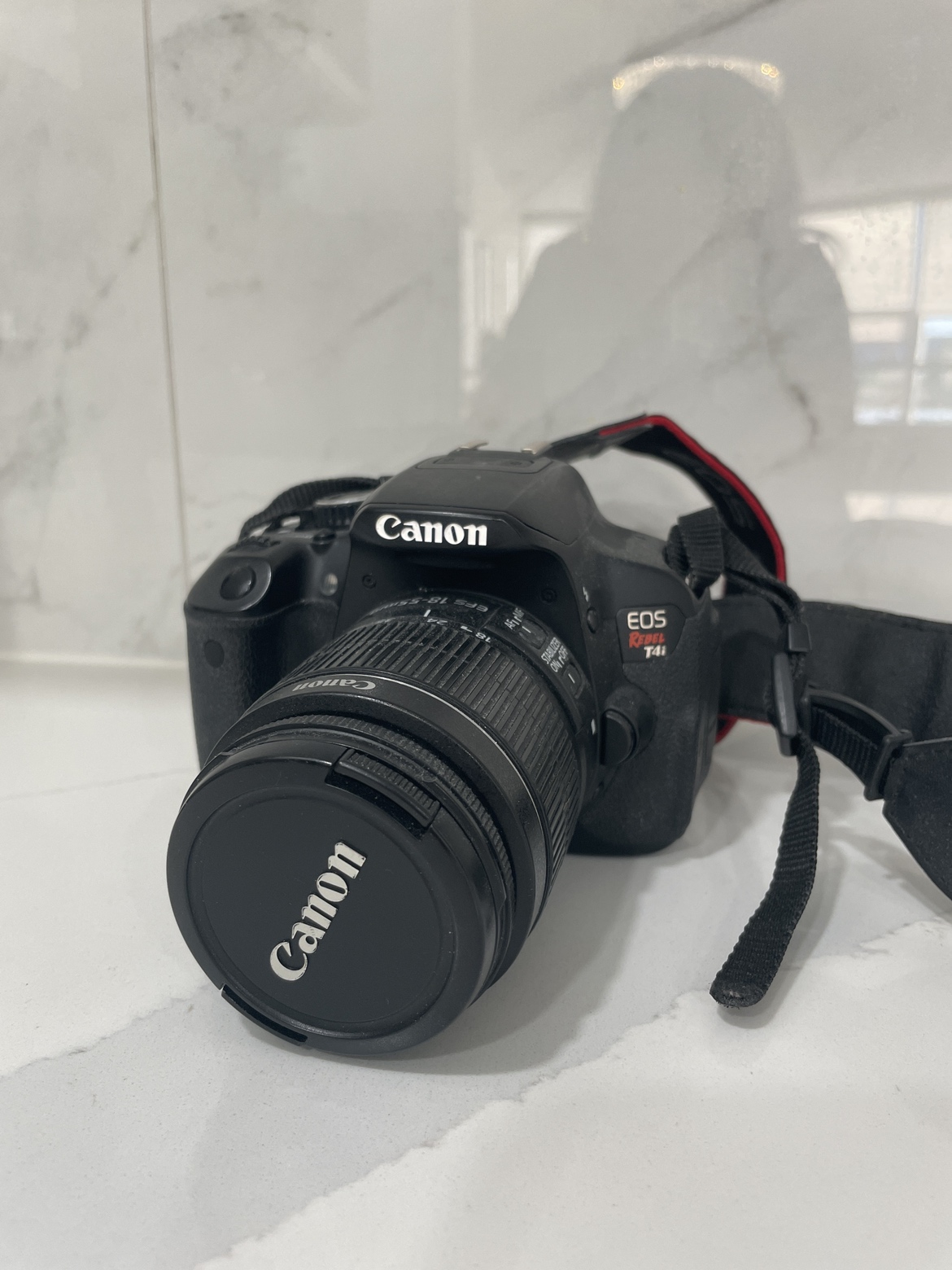Canon Rebel EOS T4i DSLR (body + lens) thumbnail