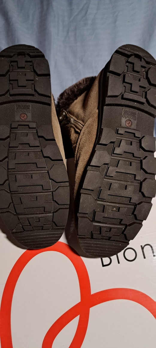 Blondo winter boots beige/mushroom size 8.5 image indicator(3)