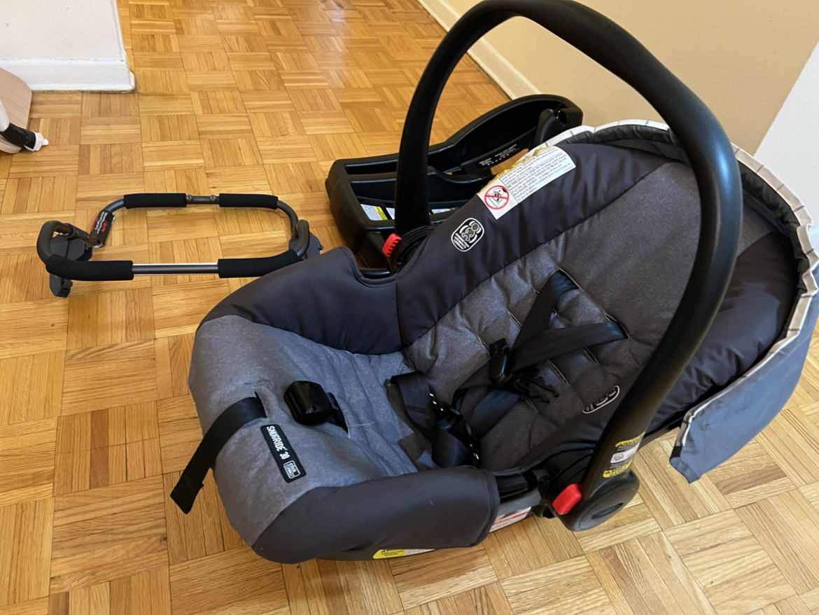 Graco infant carseat - photo 3
