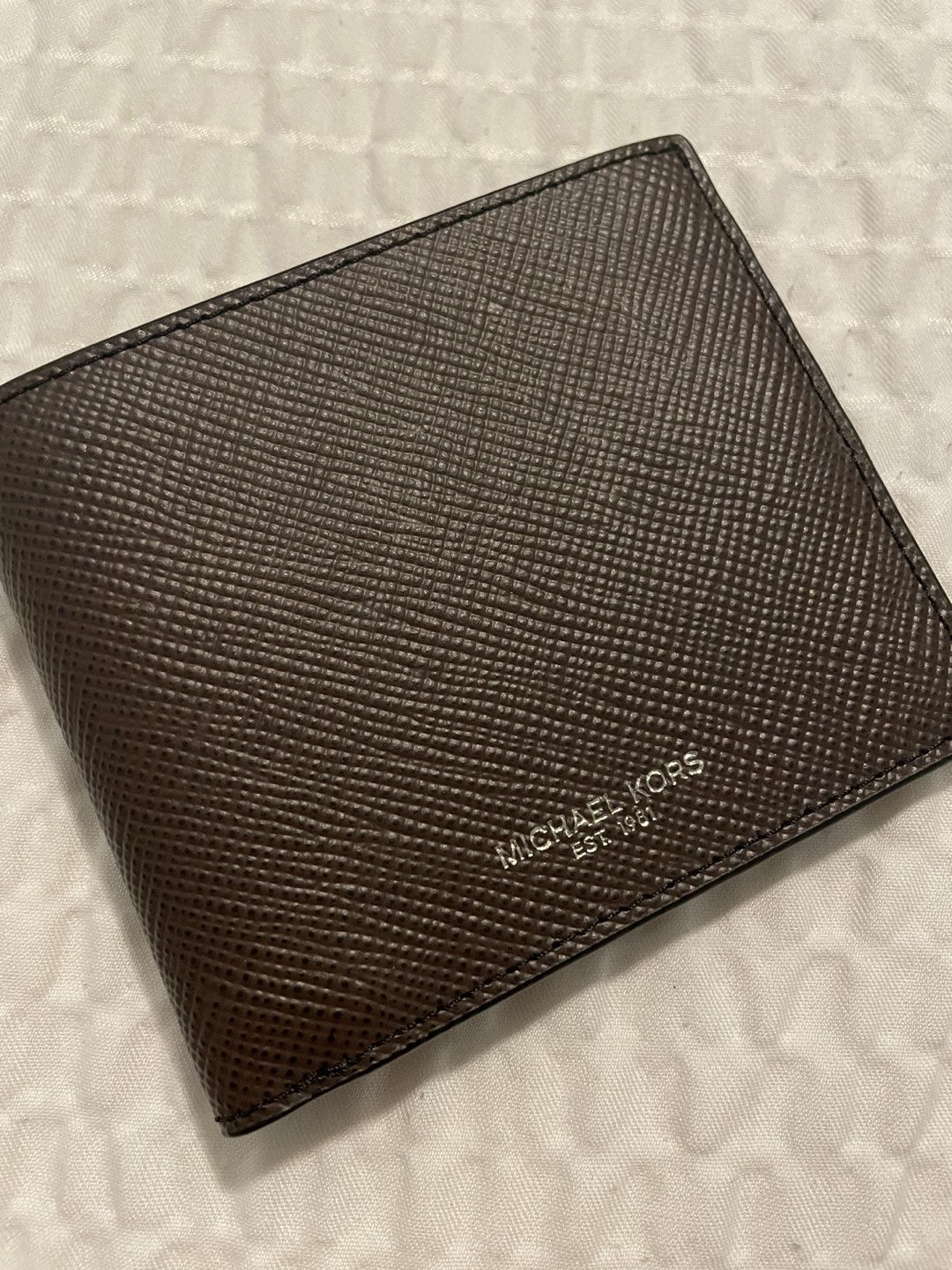 Micheal Kors Men’s Wallet thumbnail