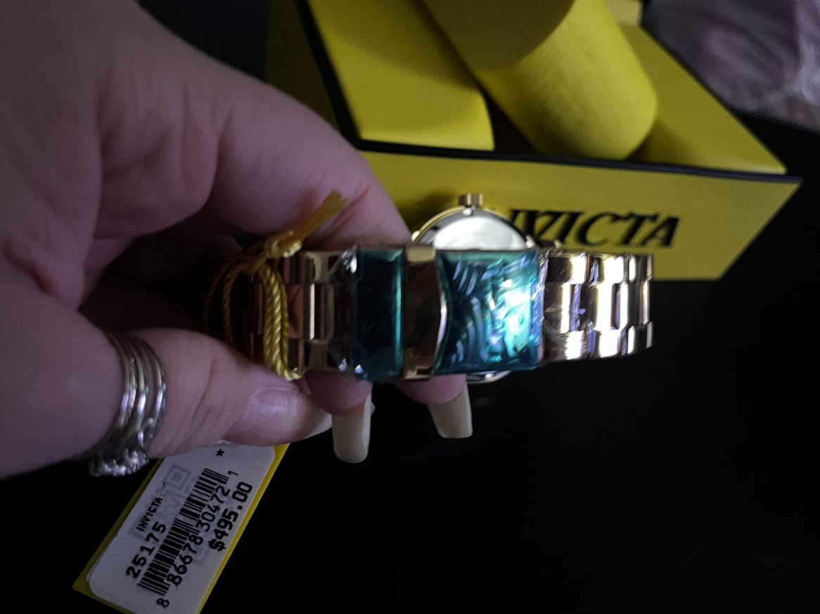 Brand new boxed Invicta men’s watch image indicator(3)