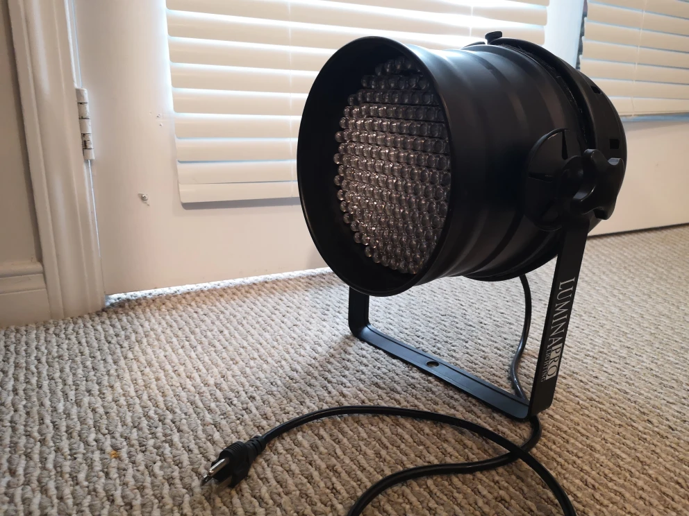 Lumina Pro Par 64 Multi-Hue LED Light thumbnail