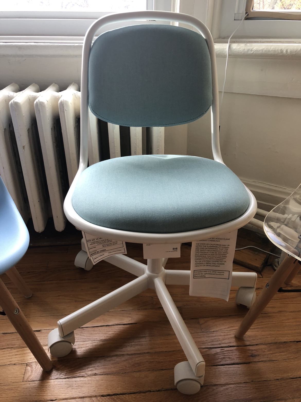 Great Kids’ desk and 3 chairs - photo 4