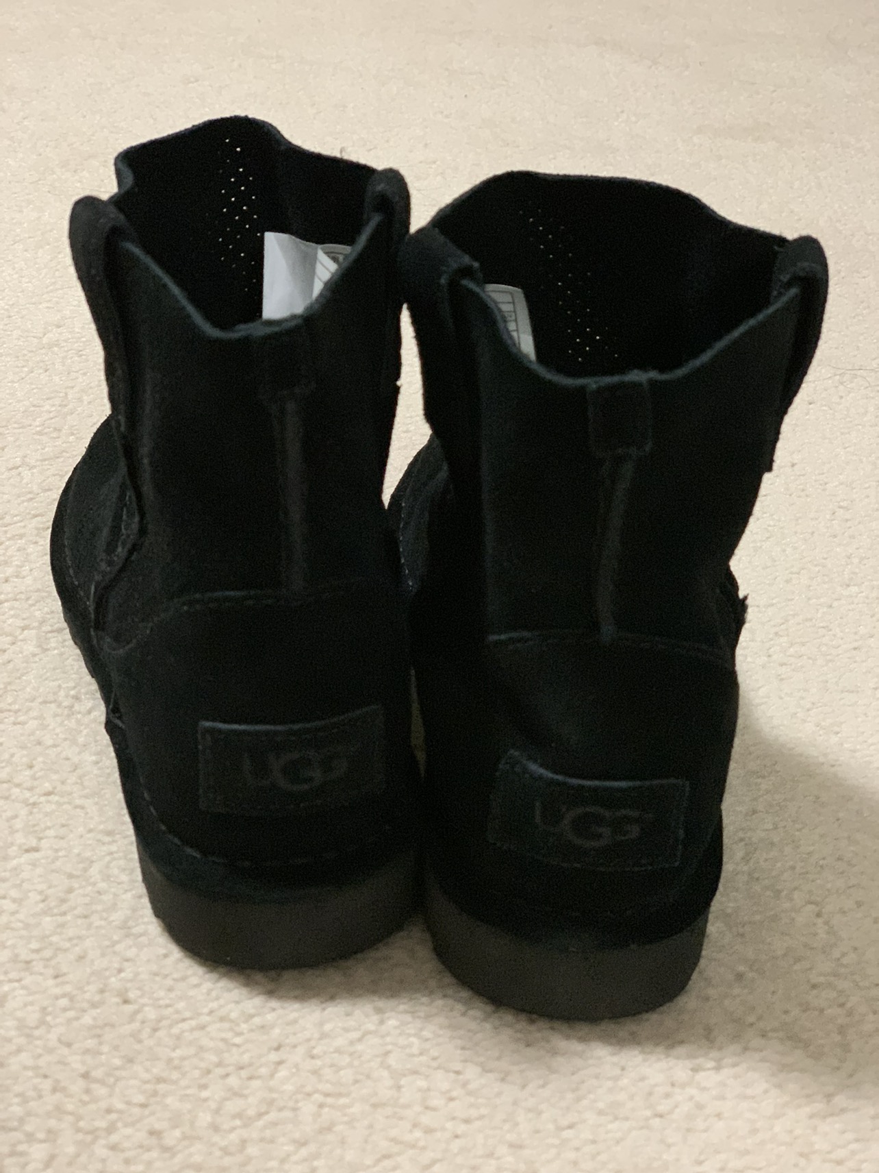 Unlined Uggs, size 6 image indicator(3)