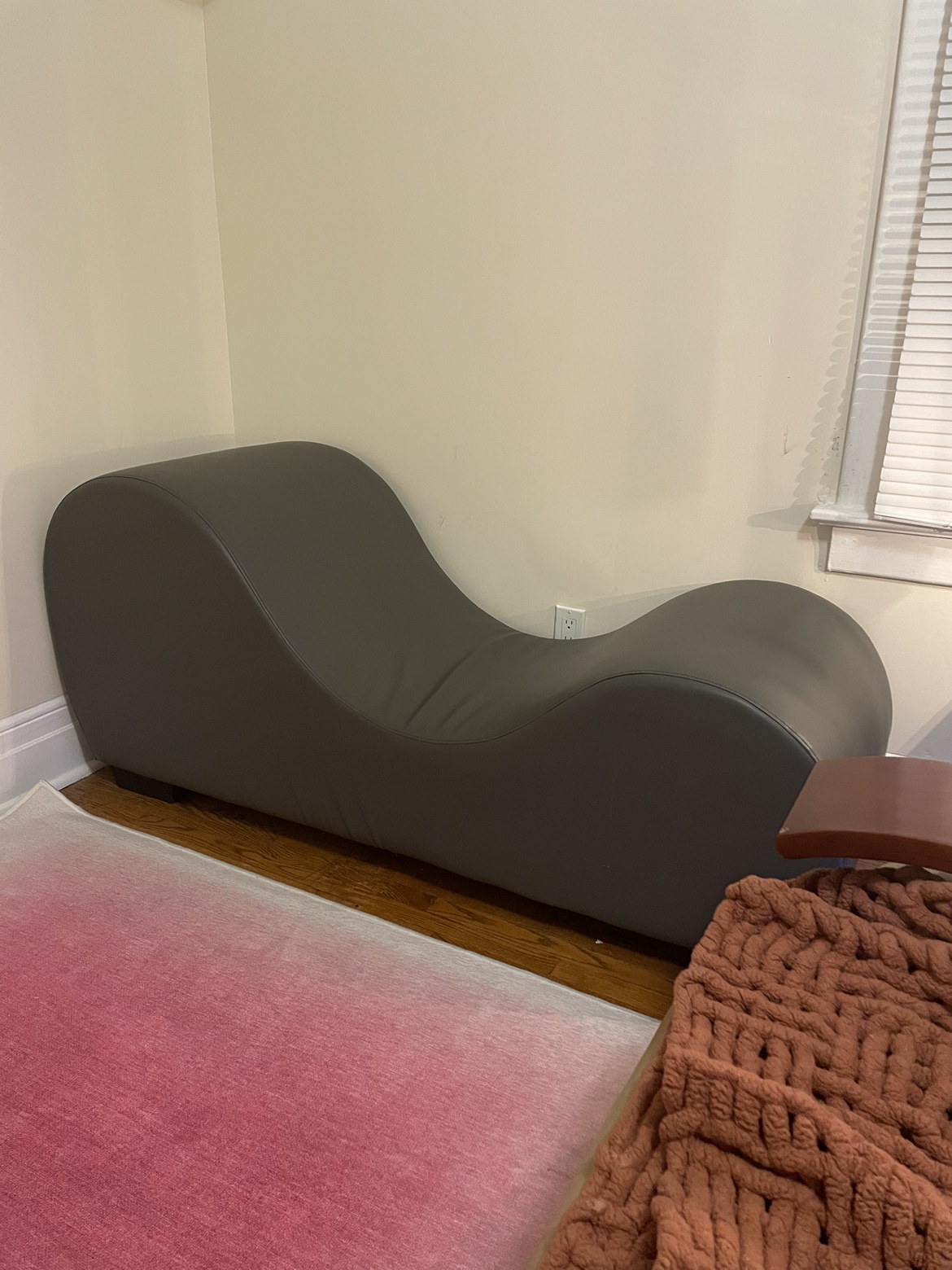 Chaise thumbnail