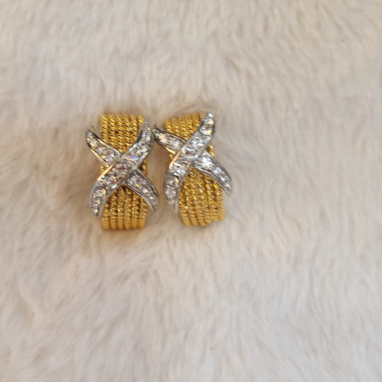 Women’s earrings