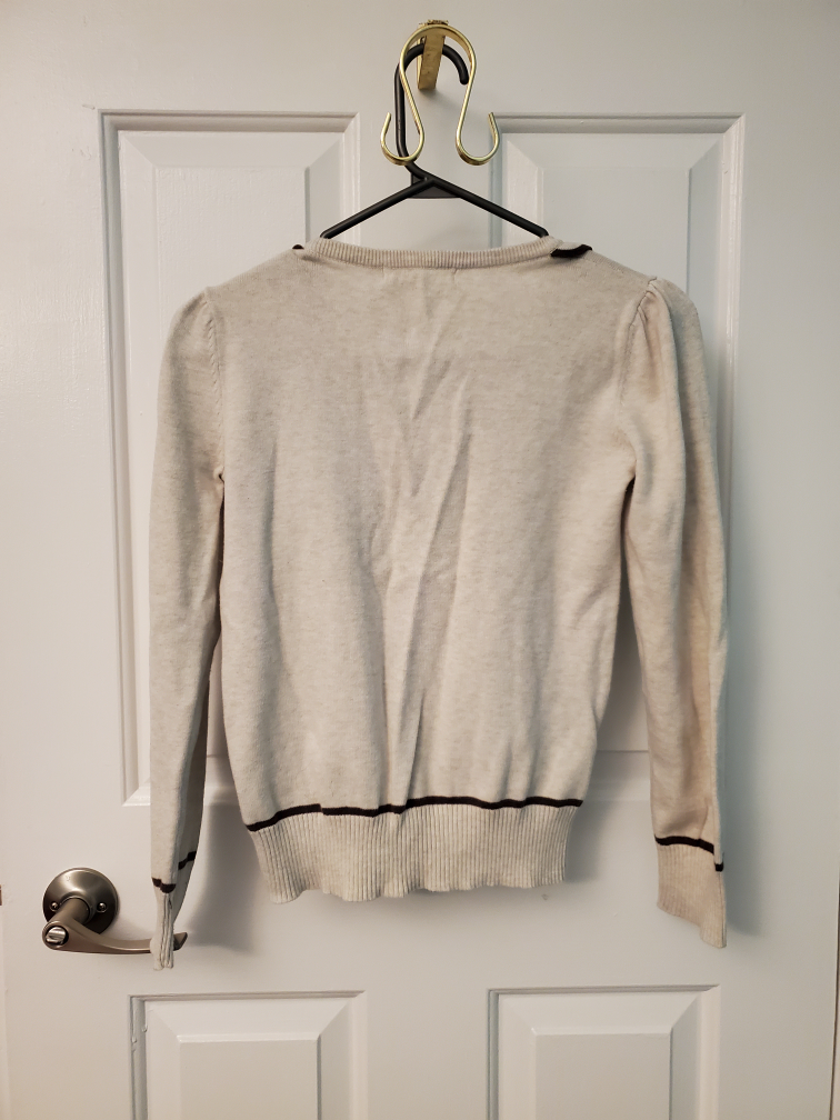 Victorian like collar sweater size small image indicator(2)