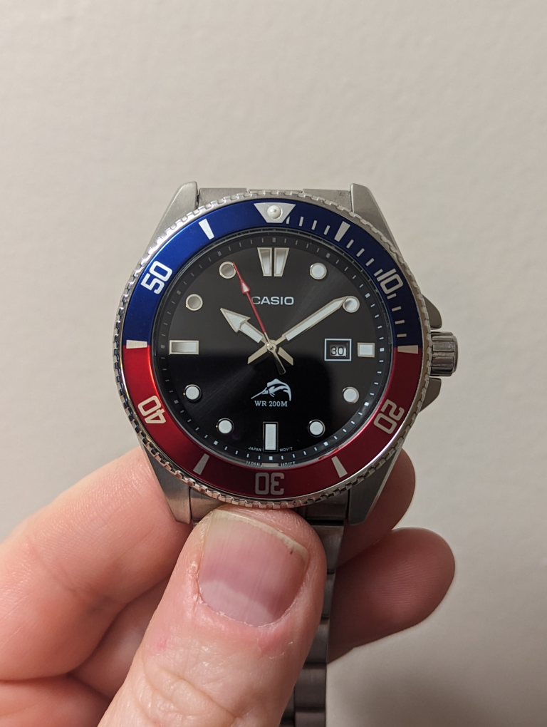Casio MDV-106 watch on metal band. Classic watch. - photo 2