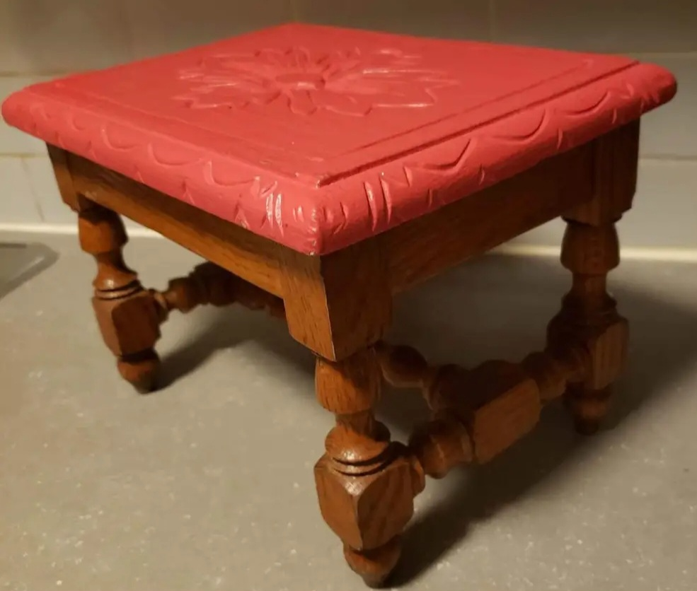 ANTIQUE GOLDEN OAK HANDCARVED FOOT REST STOOL WITH PAINTED TOP