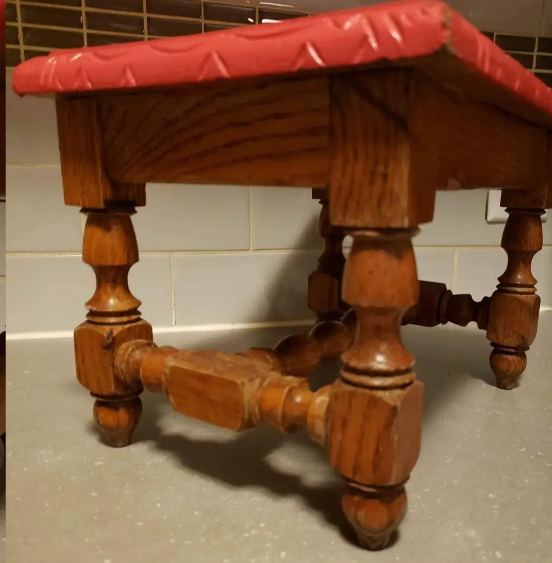 ANTIQUE GOLDEN OAK HANDCARVED FOOT REST STOOL WITH PAINTED TOP - photo 4