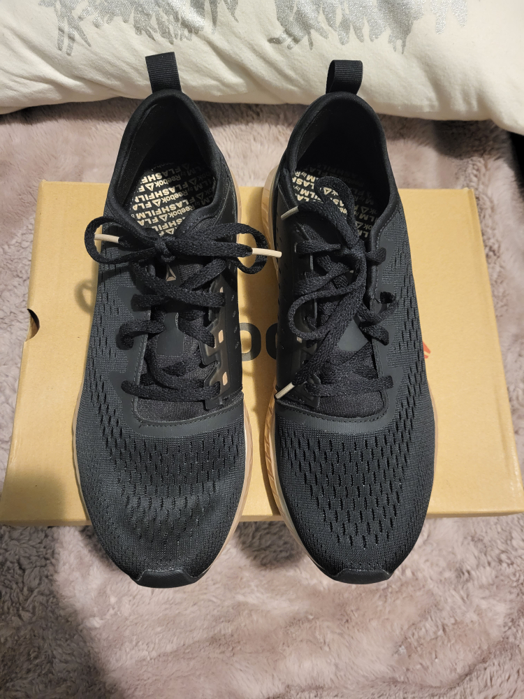 Reebok Women Flashfilm Size: 9 image indicator(3)