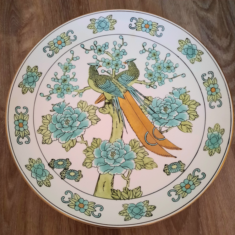Japanese Hand Painted Gold imari Porcelain Plate thumbnail