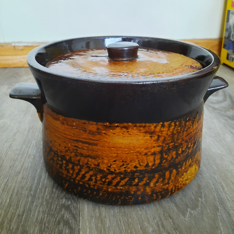 Fancy Ovenware pot #SellingSpree