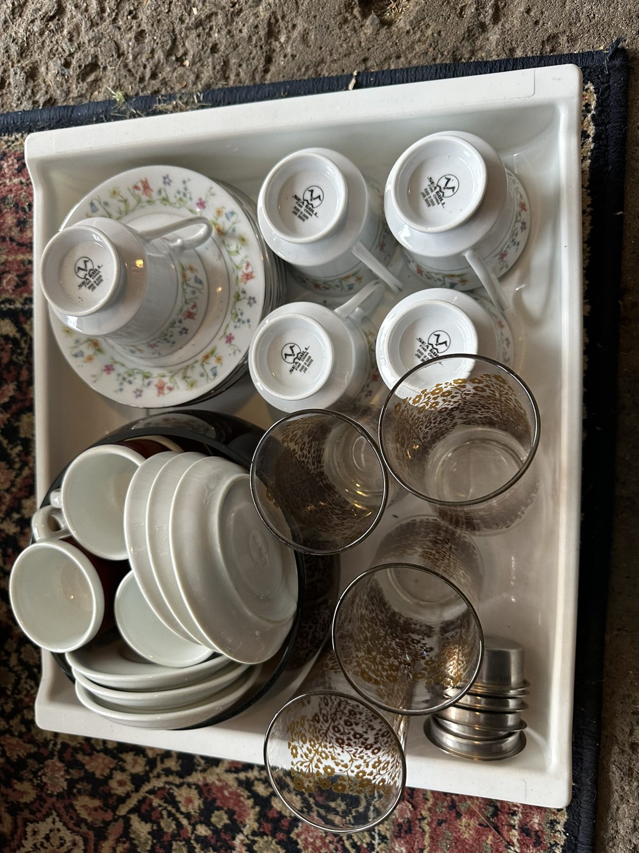 Glasses dishes