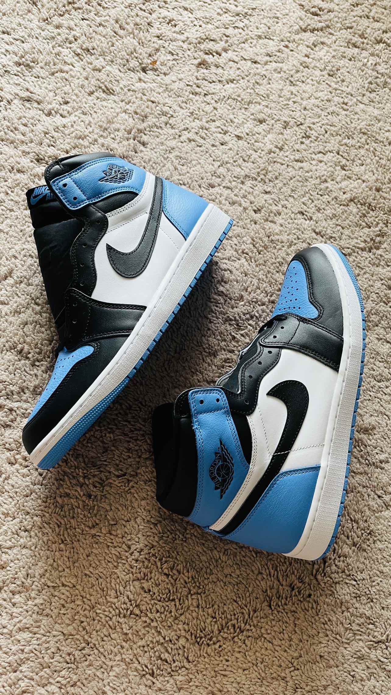 Air Jordan 1 Retro High OG UNC Toe - photo 5